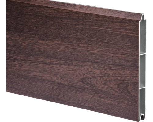 Profilé alvéolaire pour clôture aspect bois marron foncé avec section visible.