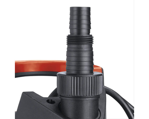 Raccord universel pour pompes à eau avec embout à étages pour différents diamètres de tuyau.