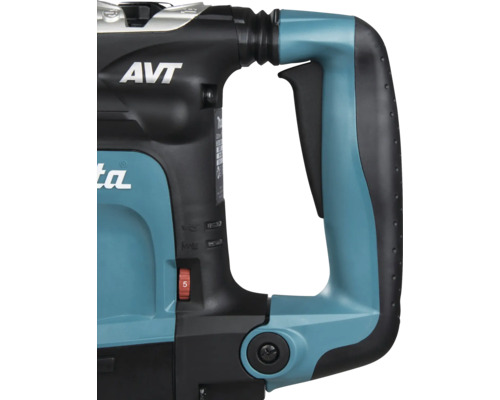 Detailansicht des Handgriffs einer Makita Bohrmaschine mit Schalter und AVT Schriftzug