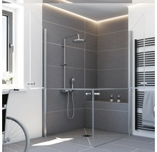 Cabine de douche en verre accessible avec portes battantes divisées s'ouvrant séparément, système de douche et banc intégré.