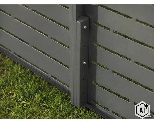 Metall Zaunelement mit Pfosten und horizontalen Lamellen für Sichtschutz im Garten (Image AI modified or generated)