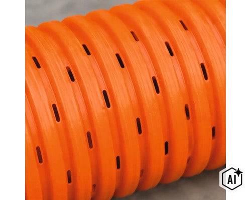 Tuyau de drainage nervuré en plastique avec perforation pour le drainage. (Image AI modified or generated)