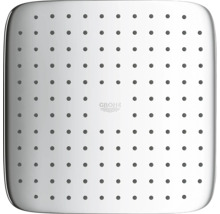 Quadratische Grohe Kopfbrause mit vielen Düsen für eine gleichmäßige Wasserverteilung.