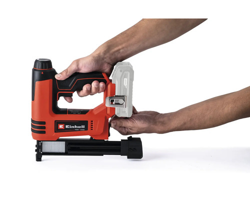 Agrafeuse sans fil Einhell avec logo Einhell, tenue par une main, pour utilisation avec les batteries Einhell Power X Change.