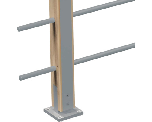 Treppengeländer Pfosten mit Holz und Metall Streben als Geländersystem für den Innenbereich