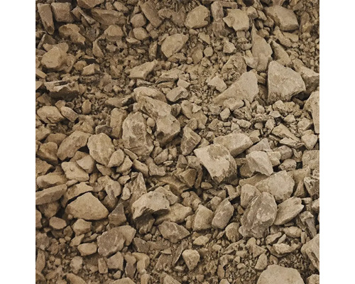 Tas de pierres de gravier grossières et anguleuses comme matériau en vrac pour le jardin et les projets de construction.