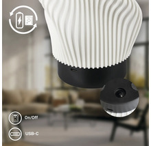 Wiederaufladbare LED Tischleuchte mit USB C Anschluss und Ein Ausschalter in einer modernen Wohnumgebung