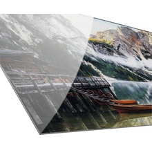 Image en verre acrylique avec lac de montagne, bateaux et paysage de montagne