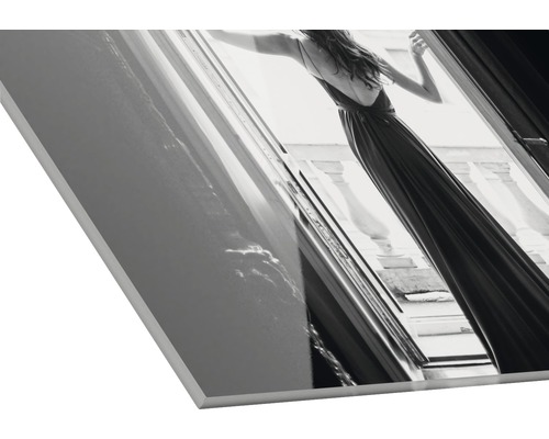 Dekorplatte mit Frau im Kleid