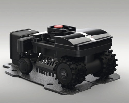 Schwarzer Mähroboter auf einer Basisplatte