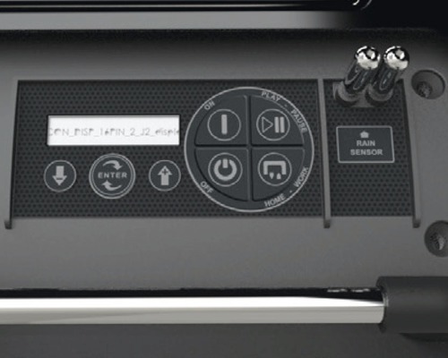 Bedienelemente und Regensensor einer Bewässerungsanlage