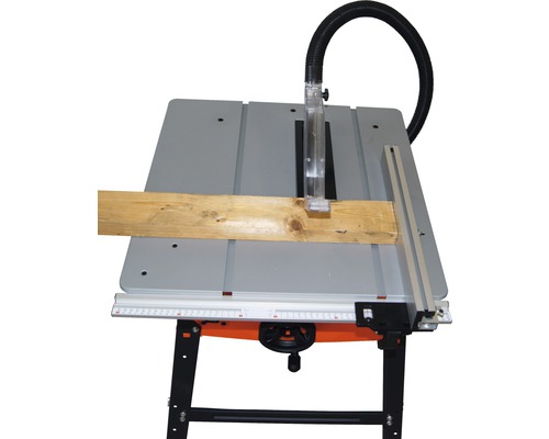 Tischkreissäge mit Holzbrett