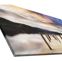 Leinwandbild mit See, Berg und Holzsteg