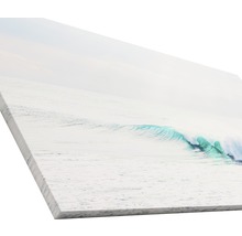 Nahaufnahme einer Leinwand mit dem Motiv einer Welle
