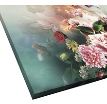 Gros plan d''une impression sur toile avec un motif floral