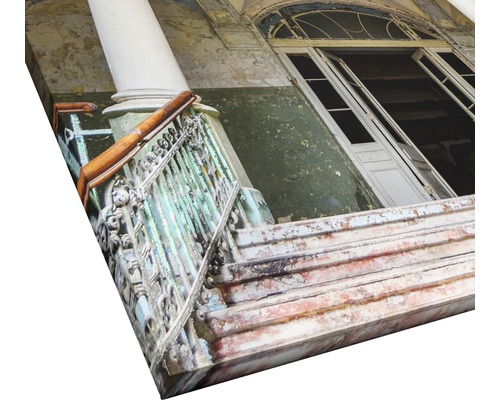 Leinwandbild einer alten Treppe mit Geländer und Säule