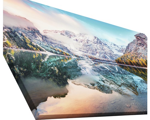 Leinwandbild mit Bergsee-Motiv und Spiegelung der schneebedeckten Berge