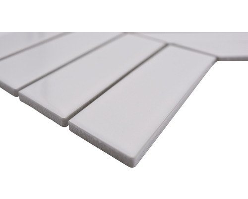 Rechteckige Fliesen aus Keramik