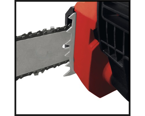 Detailansicht einer Kettensäge mit Kettenradschutz