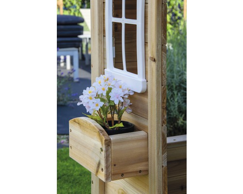 Vue détaillée d''une cabane en bois avec fenêtre, jardinière et fleurs artificielles