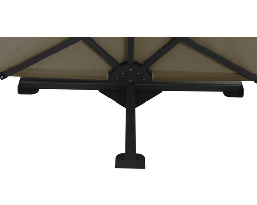 Vue détaillée du pied d''un parasol déporté