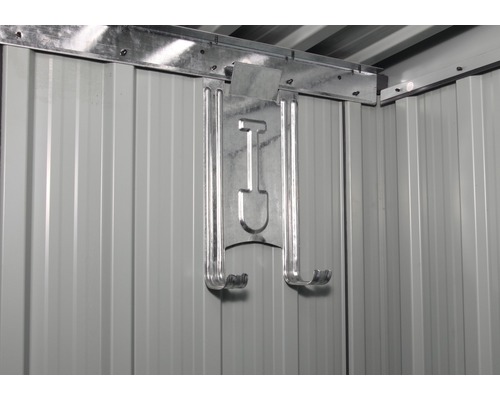 Metallgerätehaus Innenansicht mit Werkzeughalter