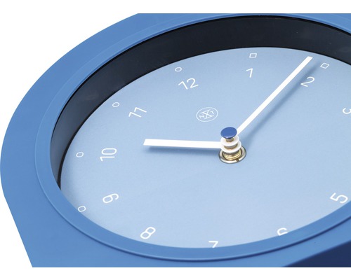 Horloge murale bleue avec des repères ronds au lieu de chiffres