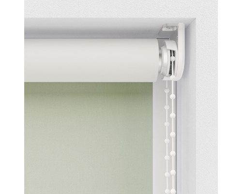 Detailansicht eines Rollos mit Kettenzug zur Fensterdekoration