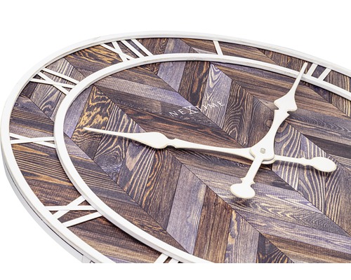 Nextime Wanduhr mit Holzoptik und römischen Ziffern