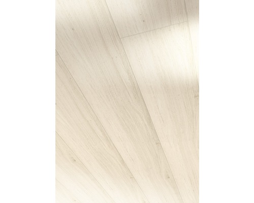 Plancher en bois clair avec structure à lames