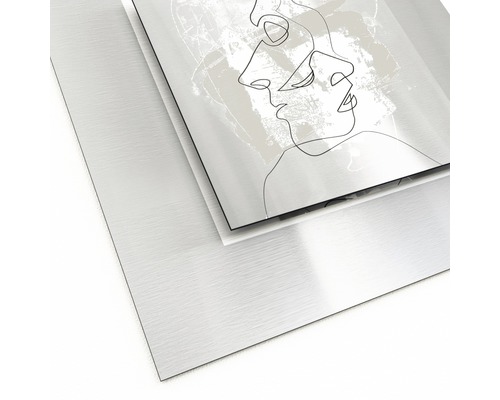 Image métallique avec représentation abstraite du visage