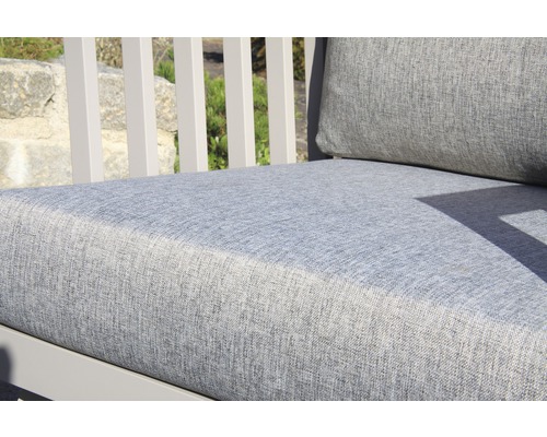 Detailansicht der Polsterauflage eines Gartenmöbels