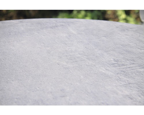 Nahaufnahme einer Tischplatte mit matter Oberfläche