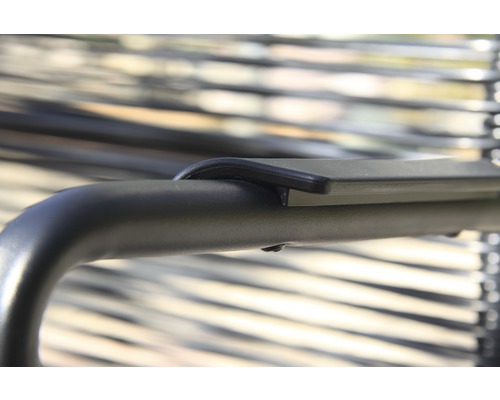 Vue détaillée d''un cadre de meuble en métal noir