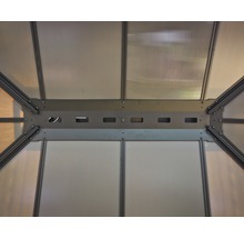 Innenansicht eines Pavillons mit transparentem Dach und Rahmen