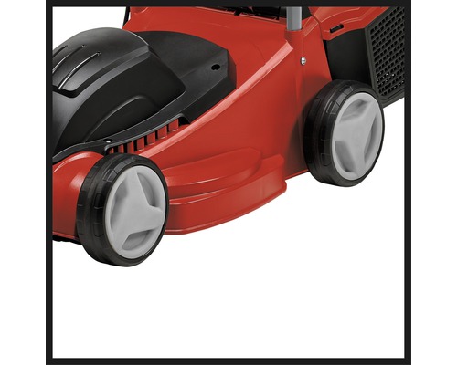 Detailansicht eines Rasenmähers mit Rädern.