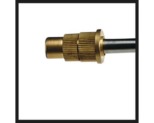 Detailansicht einer Messingdübelhülse mit Gewinde