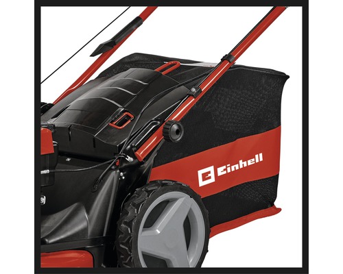 Detailansicht eines Rasenmähers mit Fangkorb und Einhell Logo.