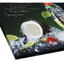 Leinwandbild mit Cocktailrezept, Kokosnuss, Limetten, Erdbeeren und Eiswürfeln