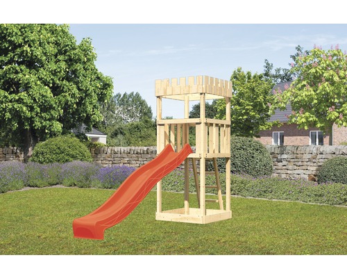 Tour de jeux avec toboggan dans le jardin
