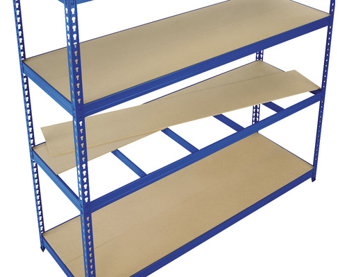 Étagère métallique bleue avec plusieurs tablettes