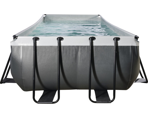 Piscine tubulaire rectangulaire avec armature en acier et remplie d''eau