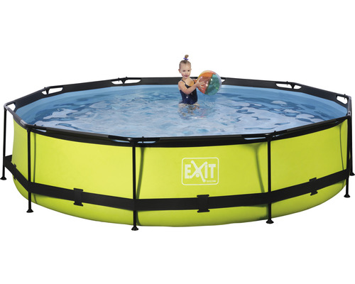 Aufstellpool mit Kind und Wasser