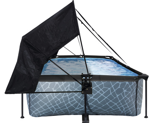 Piscine rectangulaire avec pare-soleil