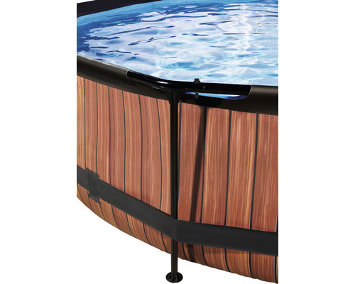 Detailansicht eines Aufstellpools mit Holzverkleidung und Stahlrahmen