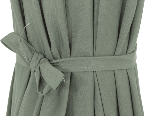 Stoffvorhang mit Schleife