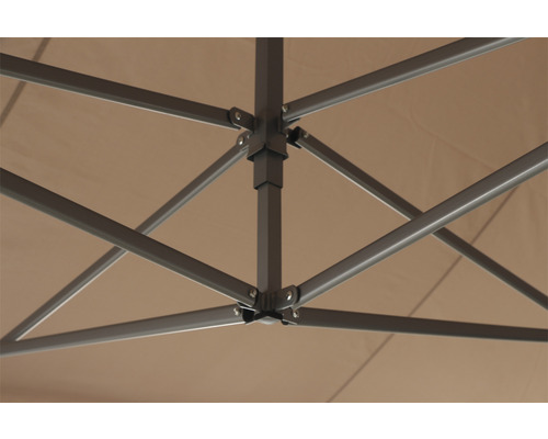 Detailansicht des Metallgestells eines Pavillons