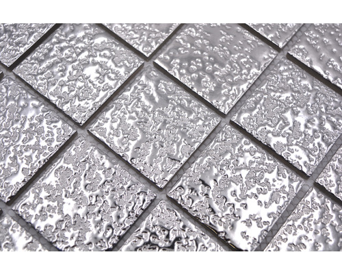 Quadratische Mosaikfliesen mit strukturierter Oberfläche