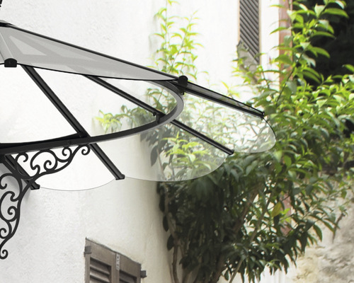 Vordach mit Stahlhalterung und transparenter Abdeckung