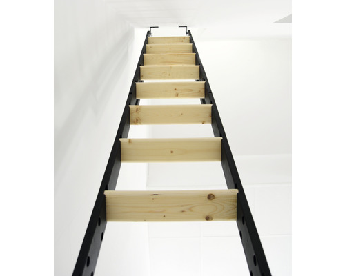 Échelle avec marches en bois et cadre en métal